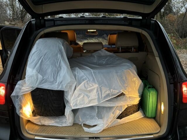 Черный Фольксваген Туарег, объемом двигателя 3 л и пробегом 335 тыс. км за 7500 $, фото 7 на Automoto.ua