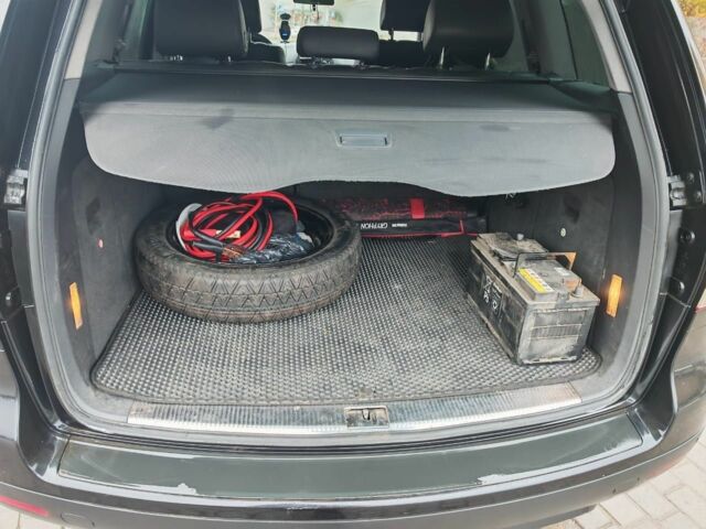 Черный Фольксваген Туарег, объемом двигателя 3 л и пробегом 397 тыс. км за 7700 $, фото 12 на Automoto.ua