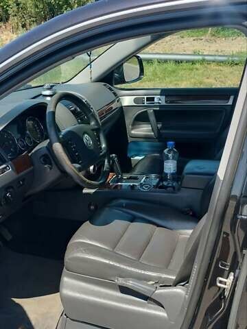 Черный Фольксваген Туарег, объемом двигателя 2.97 л и пробегом 344 тыс. км за 10950 $, фото 49 на Automoto.ua