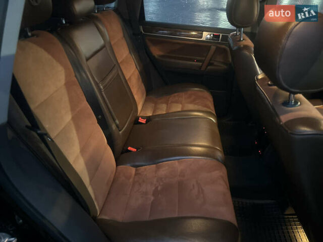 Черный Фольксваген Туарег, объемом двигателя 2.97 л и пробегом 159 тыс. км за 13800 $, фото 11 на Automoto.ua