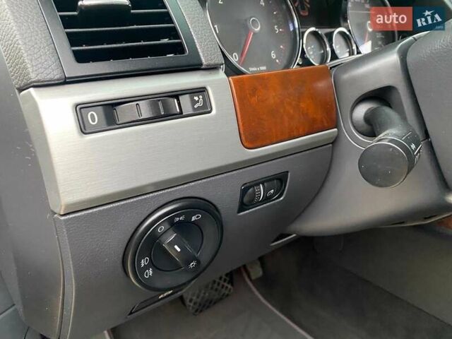 Черный Фольксваген Туарег, объемом двигателя 3 л и пробегом 360 тыс. км за 9800 $, фото 18 на Automoto.ua