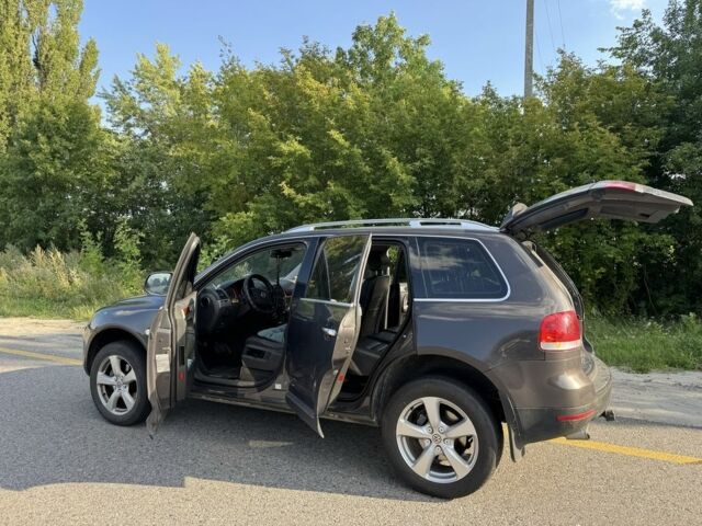 Чорний Фольксваген Туарег, об'ємом двигуна 3 л та пробігом 280 тис. км за 13800 $, фото 5 на Automoto.ua