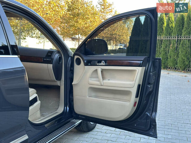 Черный Фольксваген Туарег, объемом двигателя 2.97 л и пробегом 240 тыс. км за 12200 $, фото 43 на Automoto.ua