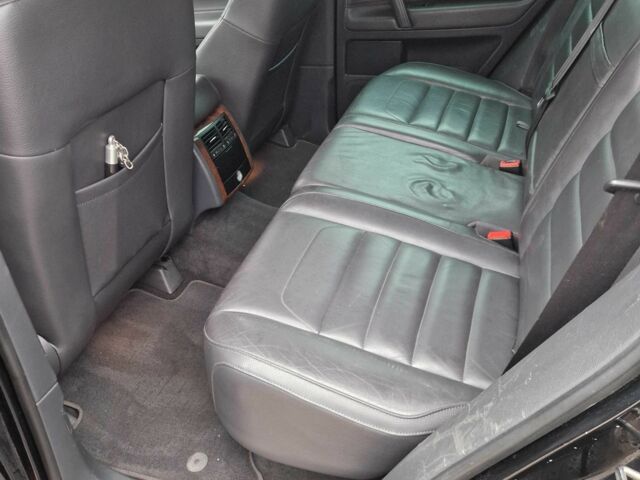 Чорний Фольксваген Туарег, об'ємом двигуна 3 л та пробігом 500 тис. км за 7000 $, фото 8 на Automoto.ua