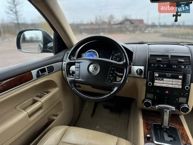 Черный Фольксваген Туарег, объемом двигателя 3.6 л и пробегом 280 тыс. км за 10750 $, фото 19 на Automoto.ua