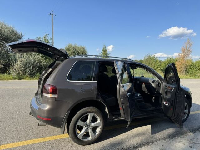 Чорний Фольксваген Туарег, об'ємом двигуна 3 л та пробігом 280 тис. км за 13800 $, фото 4 на Automoto.ua