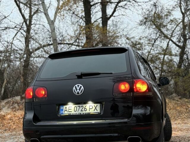 Черный Фольксваген Туарег, объемом двигателя 3 л и пробегом 335 тыс. км за 7500 $, фото 3 на Automoto.ua