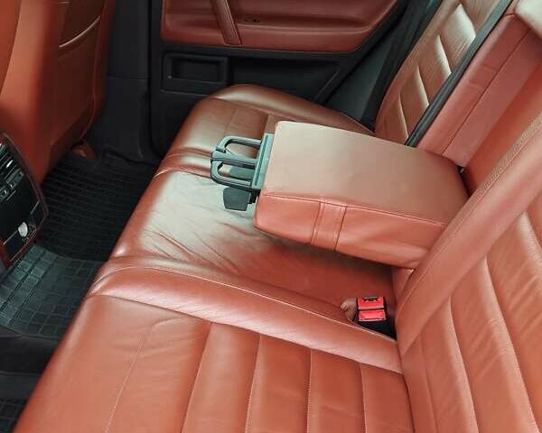 Чорний Фольксваген Туарег, об'ємом двигуна 3 л та пробігом 258 тис. км за 11500 $, фото 2 на Automoto.ua