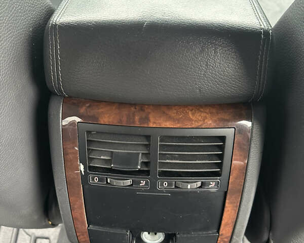 Черный Фольксваген Туарег, объемом двигателя 3 л и пробегом 270 тыс. км за 10500 $, фото 30 на Automoto.ua