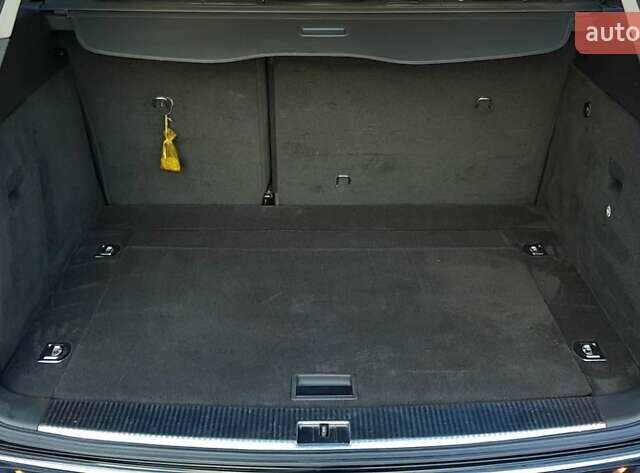 Черный Фольксваген Туарег, объемом двигателя 2.5 л и пробегом 268 тыс. км за 9900 $, фото 2 на Automoto.ua