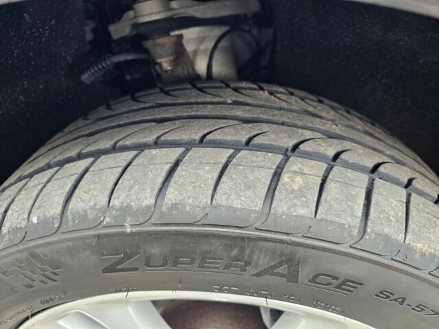 Черный Фольксваген Туарег, объемом двигателя 3.6 л и пробегом 250 тыс. км за 10700 $, фото 5 на Automoto.ua