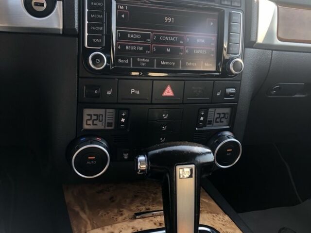 Черный Фольксваген Туарег, объемом двигателя 3 л и пробегом 267 тыс. км за 13500 $, фото 2 на Automoto.ua