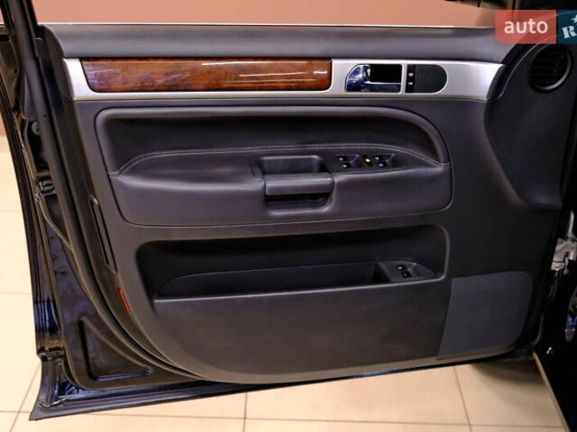 Черный Фольксваген Туарег, объемом двигателя 3.6 л и пробегом 182 тыс. км за 9900 $, фото 26 на Automoto.ua