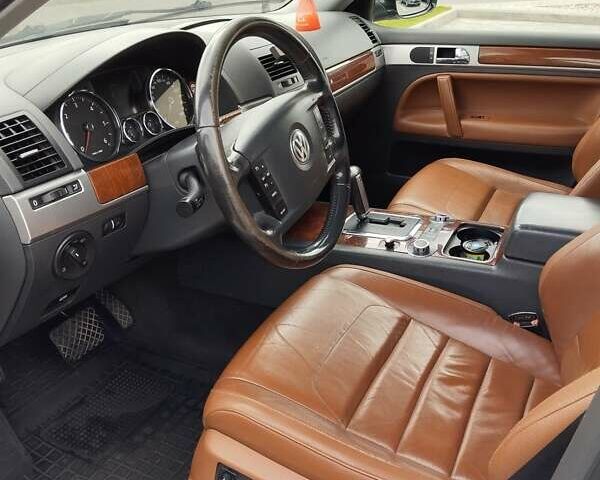 Чорний Фольксваген Туарег, об'ємом двигуна 3 л та пробігом 258 тис. км за 11500 $, фото 14 на Automoto.ua