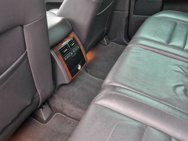 Чорний Фольксваген Туарег, об'ємом двигуна 3 л та пробігом 500 тис. км за 7000 $, фото 9 на Automoto.ua