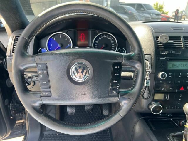 Черный Фольксваген Туарег, объемом двигателя 2.5 л и пробегом 336 тыс. км за 11990 $, фото 16 на Automoto.ua