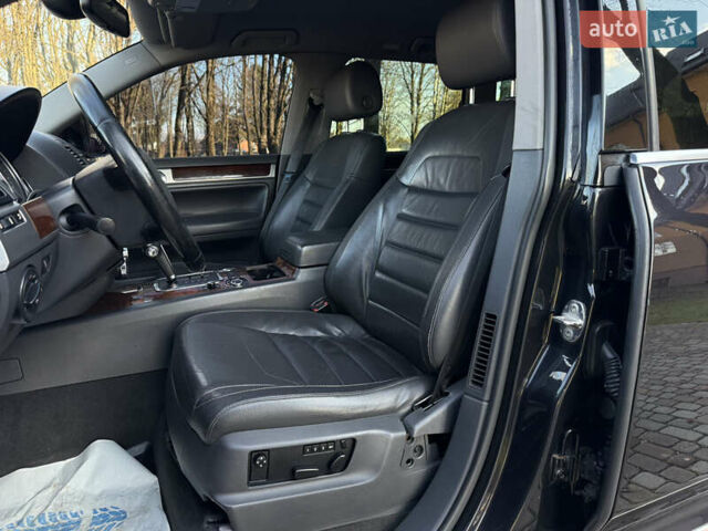 Черный Фольксваген Туарег, объемом двигателя 3 л и пробегом 314 тыс. км за 10500 $, фото 39 на Automoto.ua