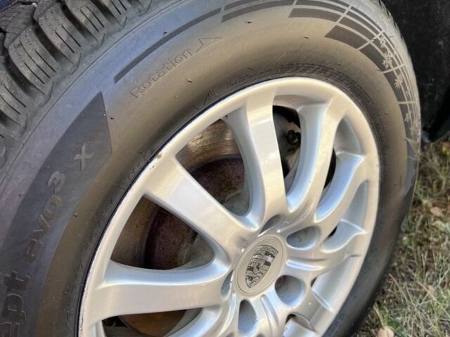 Черный Фольксваген Туарег, объемом двигателя 3.6 л и пробегом 242 тыс. км за 9500 $, фото 10 на Automoto.ua