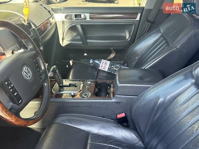 Черный Фольксваген Туарег, объемом двигателя 4.2 л и пробегом 286 тыс. км за 8999 $, фото 20 на Automoto.ua