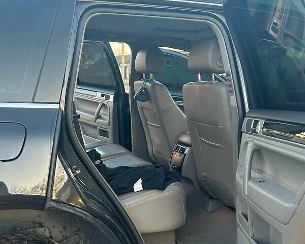 Чорний Фольксваген Туарег, об'ємом двигуна 3 л та пробігом 283 тис. км за 12200 $, фото 7 на Automoto.ua