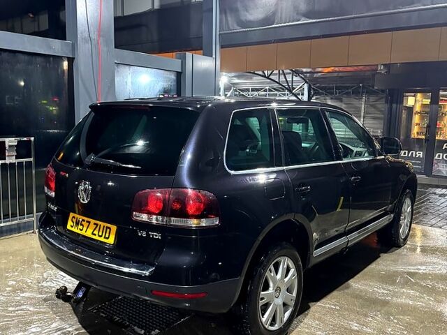 Черный Фольксваген Туарег, объемом двигателя 3 л и пробегом 340 тыс. км за 4500 $, фото 3 на Automoto.ua