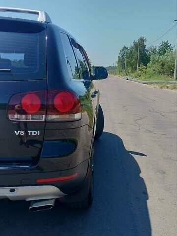 Черный Фольксваген Туарег, объемом двигателя 2.97 л и пробегом 344 тыс. км за 10950 $, фото 33 на Automoto.ua