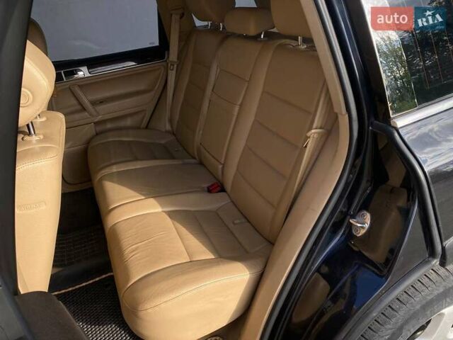 Черный Фольксваген Туарег, объемом двигателя 2.46 л и пробегом 296 тыс. км за 10290 $, фото 13 на Automoto.ua