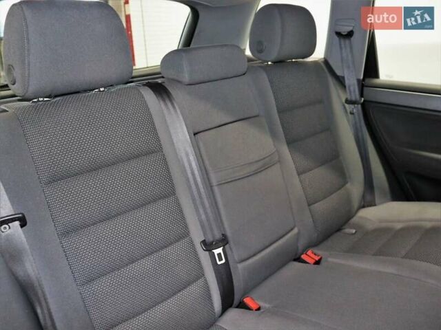 Черный Фольксваген Туарег, объемом двигателя 2.5 л и пробегом 268 тыс. км за 9900 $, фото 8 на Automoto.ua