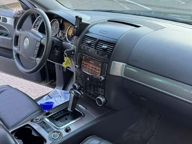 Черный Фольксваген Туарег, объемом двигателя 0 л и пробегом 280 тыс. км за 3100 $, фото 2 на Automoto.ua