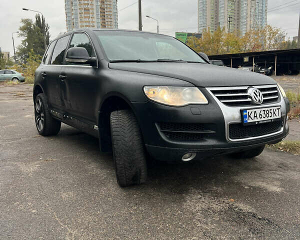 Черный Фольксваген Туарег, объемом двигателя 3.6 л и пробегом 260 тыс. км за 8500 $, фото 1 на Automoto.ua