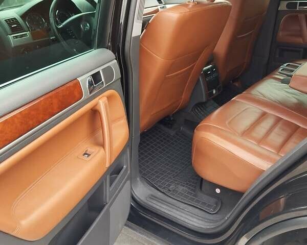 Чорний Фольксваген Туарег, об'ємом двигуна 3 л та пробігом 258 тис. км за 11500 $, фото 19 на Automoto.ua