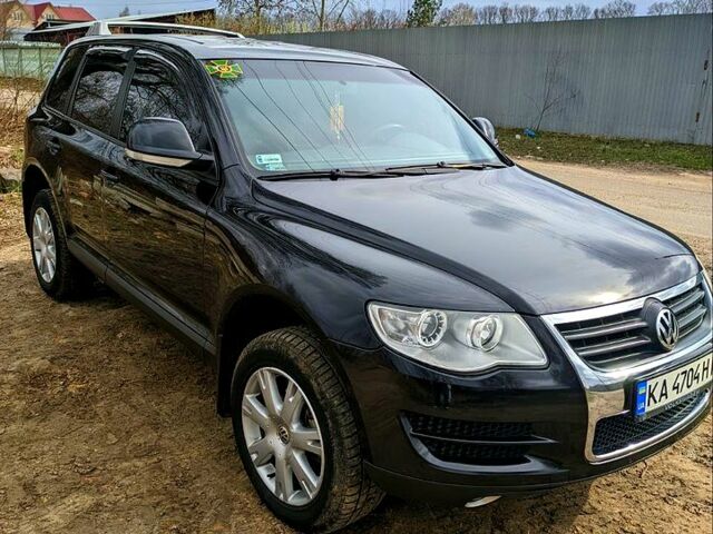 Черный Фольксваген Туарег, объемом двигателя 2.5 л и пробегом 276 тыс. км за 11200 $, фото 1 на Automoto.ua