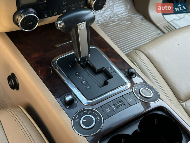 Черный Фольксваген Туарег, объемом двигателя 2.97 л и пробегом 240 тыс. км за 12200 $, фото 71 на Automoto.ua