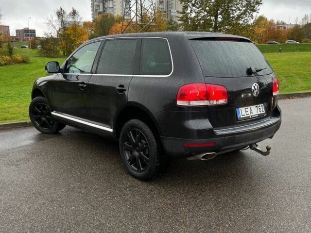 Черный Фольксваген Туарег, объемом двигателя 3 л и пробегом 280 тыс. км за 4900 $, фото 3 на Automoto.ua