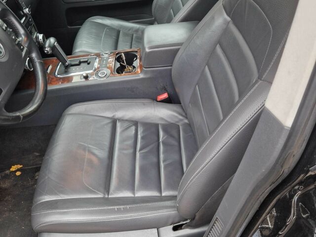 Чорний Фольксваген Туарег, об'ємом двигуна 3 л та пробігом 500 тис. км за 7000 $, фото 7 на Automoto.ua