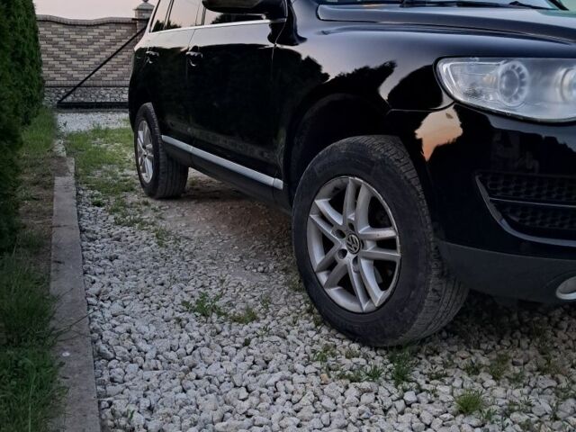 Чорний Фольксваген Туарег, об'ємом двигуна 2.5 л та пробігом 240 тис. км за 12200 $, фото 2 на Automoto.ua