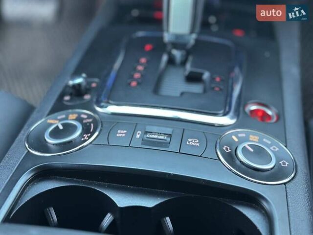 Чорний Фольксваген Туарег, об'ємом двигуна 3 л та пробігом 340 тис. км за 10900 $, фото 42 на Automoto.ua