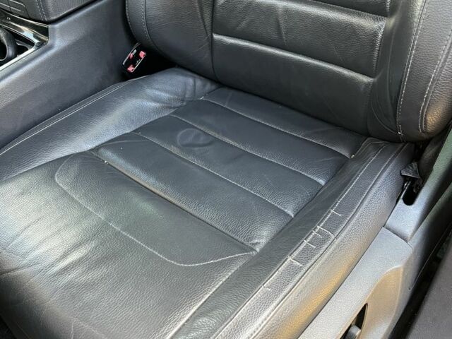 Черный Фольксваген Туарег, объемом двигателя 3 л и пробегом 278 тыс. км за 7500 $, фото 6 на Automoto.ua