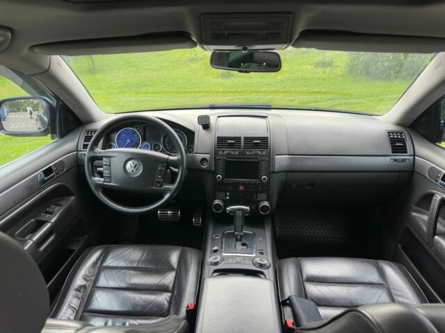 Черный Фольксваген Туарег, объемом двигателя 3 л и пробегом 281 тыс. км за 4999 $, фото 7 на Automoto.ua