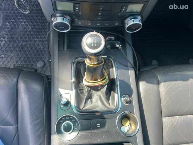 Черный Фольксваген Туарег, объемом двигателя 2.5 л и пробегом 336 тыс. км за 11990 $, фото 21 на Automoto.ua