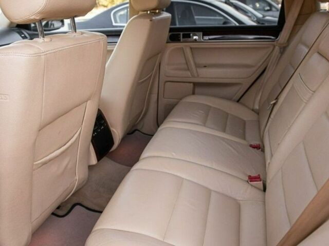 Черный Фольксваген Туарег, объемом двигателя 3 л и пробегом 240 тыс. км за 4000 $, фото 10 на Automoto.ua