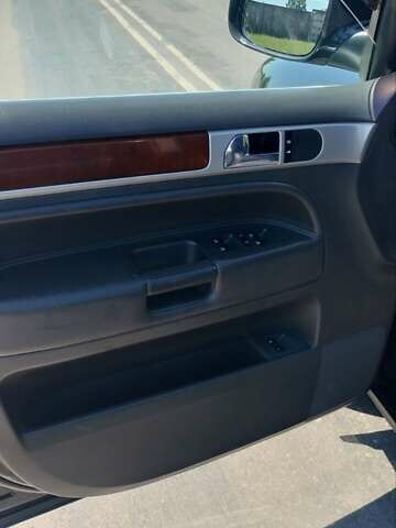 Черный Фольксваген Туарег, объемом двигателя 2.97 л и пробегом 344 тыс. км за 10950 $, фото 50 на Automoto.ua