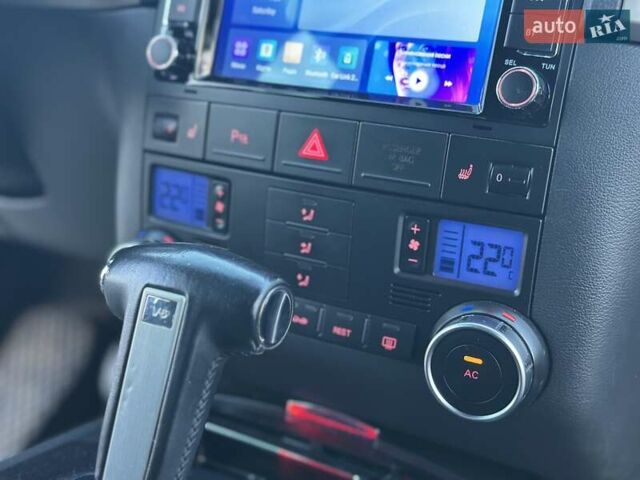 Чорний Фольксваген Туарег, об'ємом двигуна 3 л та пробігом 340 тис. км за 10900 $, фото 41 на Automoto.ua