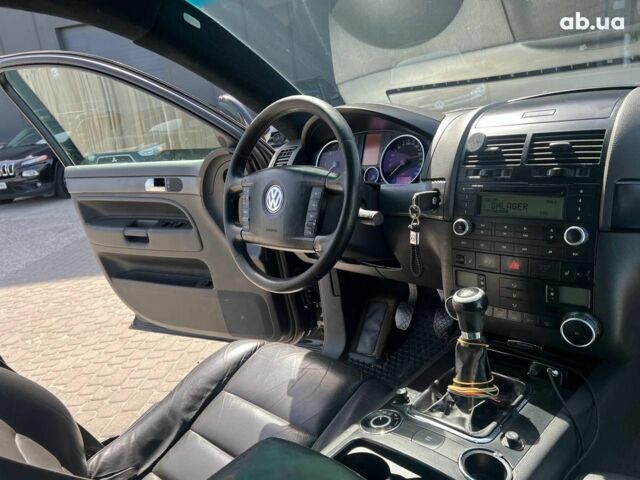 Черный Фольксваген Туарег, объемом двигателя 2.5 л и пробегом 336 тыс. км за 11990 $, фото 31 на Automoto.ua