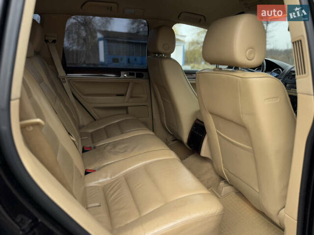 Черный Фольксваген Туарег, объемом двигателя 3.6 л и пробегом 280 тыс. км за 10750 $, фото 31 на Automoto.ua