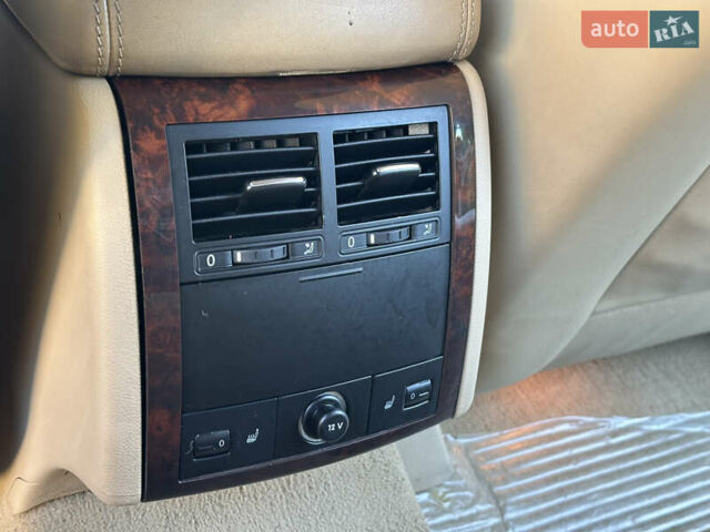 Черный Фольксваген Туарег, объемом двигателя 2.97 л и пробегом 240 тыс. км за 12200 $, фото 36 на Automoto.ua