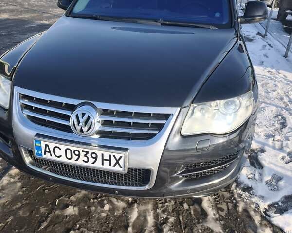 Черный Фольксваген Туарег, объемом двигателя 2.97 л и пробегом 294 тыс. км за 13000 $, фото 8 на Automoto.ua