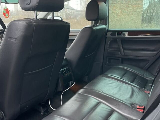 Чорний Фольксваген Туарег, об'ємом двигуна 3 л та пробігом 350 тис. км за 6200 $, фото 17 на Automoto.ua