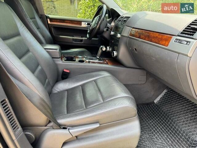 Чорний Фольксваген Туарег, об'ємом двигуна 2.97 л та пробігом 110 тис. км за 12900 $, фото 20 на Automoto.ua