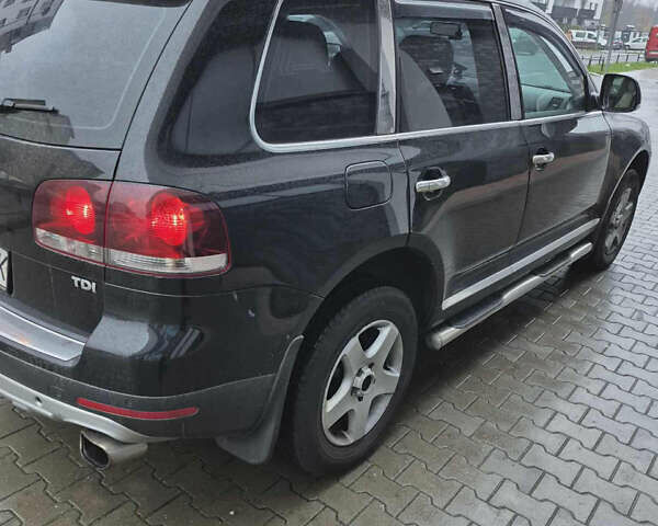 Чорний Фольксваген Туарег, об'ємом двигуна 2.5 л та пробігом 308 тис. км за 10000 $, фото 17 на Automoto.ua